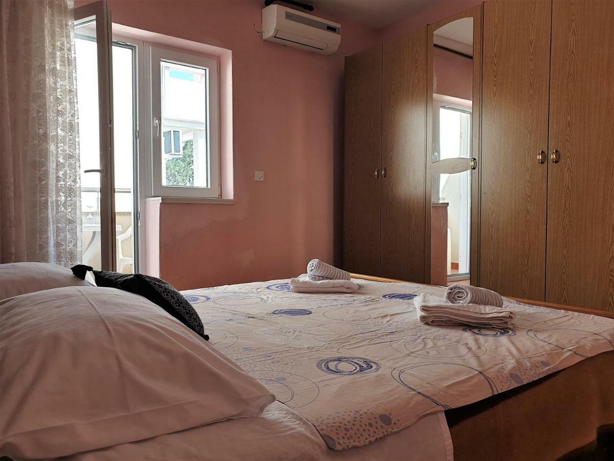 Guest House Miro Novalja Exterior photo